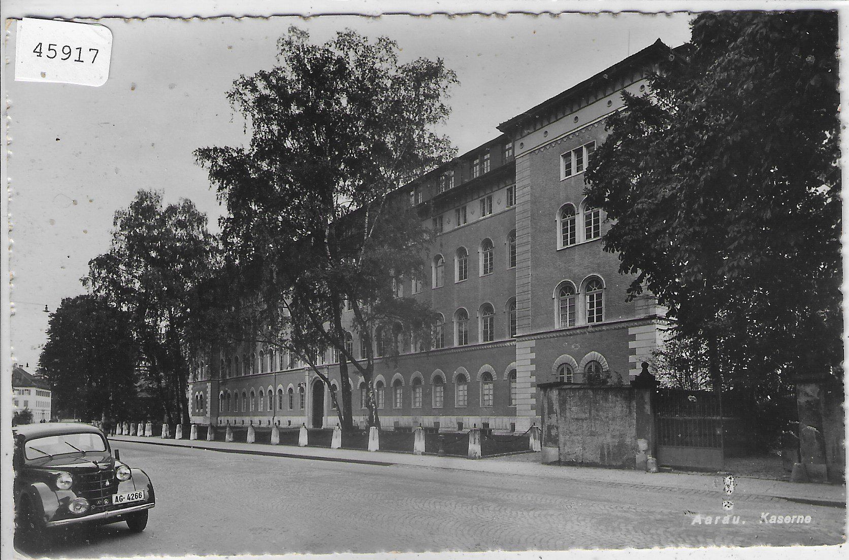 Ansichtskarten: Aarau - Kaserne - Classic Car AG 4266 – Gebraucht aus Ettingen von Kartenplanet