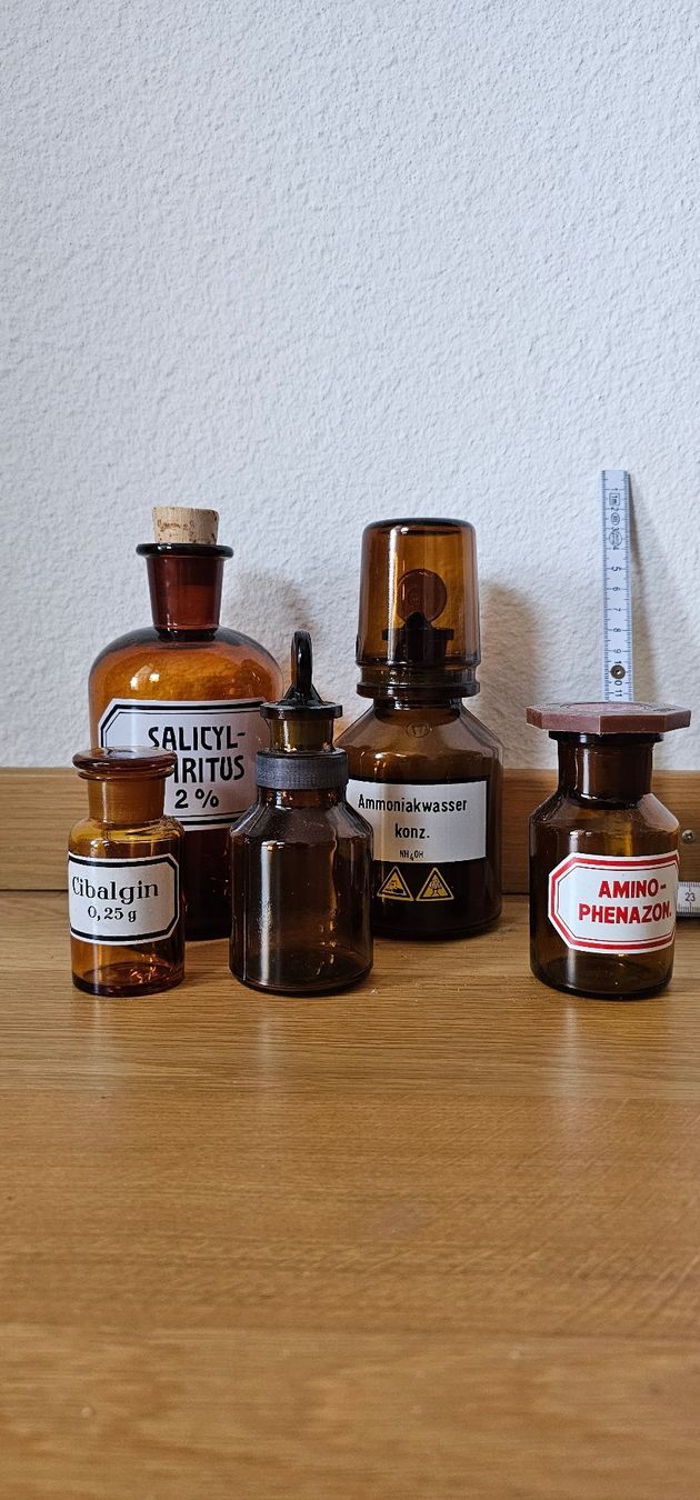 Accessori da laboratorio: 26 Stück alte Apothekenflaschen – Usato da Birmensdorf ZH venduto da Croftilein 6