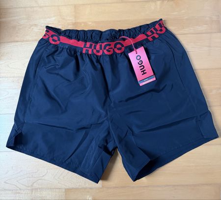 Hugo Boss Badeshorts, Grösse L, Neu mit Etikett, Sommer