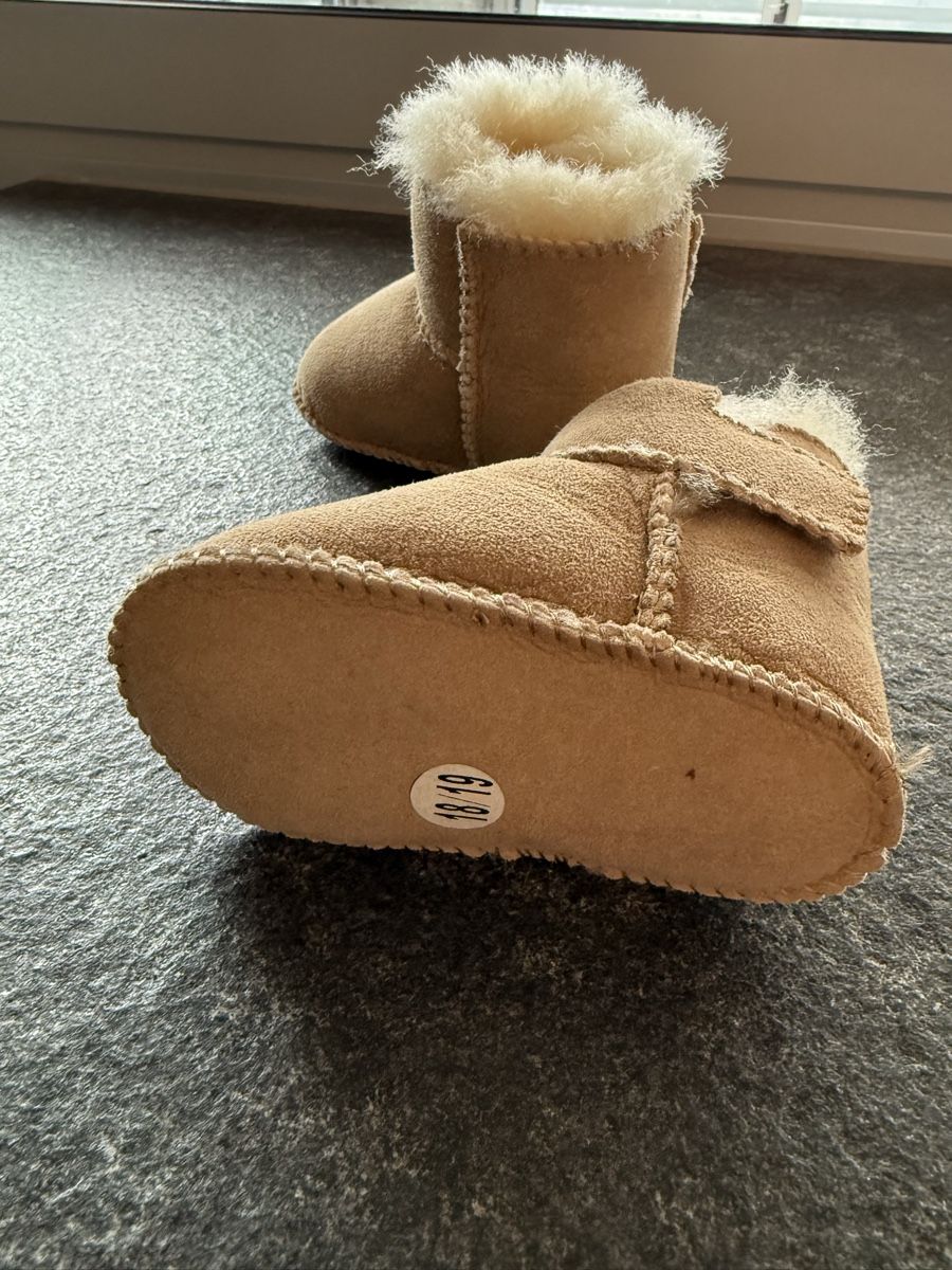 Schuhe für Jungen: Süsse Babyschuhe Gr. 18/19, Lammfell, Winter – Neu (gemäss Beschreibung) aus Neuhausen am Rheinfall von stundgirl 2