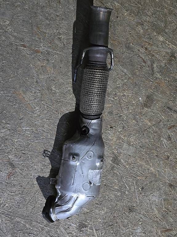 Ford Sistemi di scarico: Ford Focus RS MK3 2018 Original Downpipe – Usato da Reinach AG venduto da RenaultSportRS 1