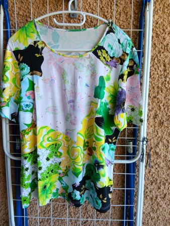 Damen T-Shirt floral Patchwork Grösse M guter Zustand