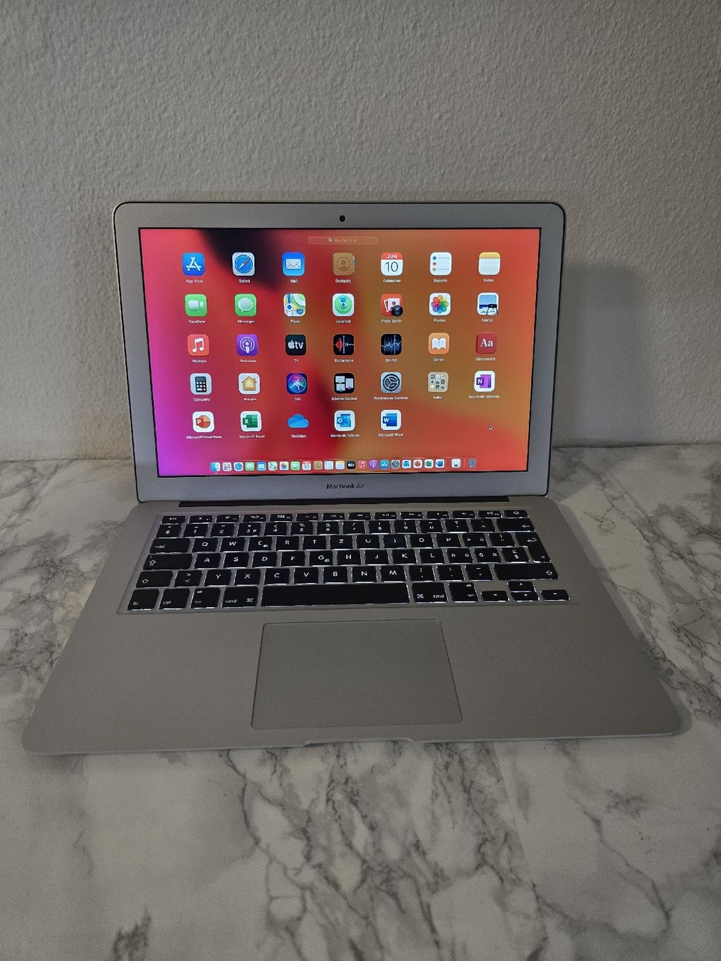 Apple Notebook: MacBook Air i5 | 4Go RAM | SSD 251Go – Usato da Renens VD venduto da MTD2211 1
