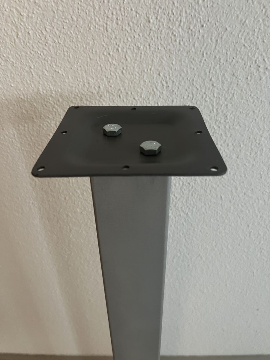 Altri mobili: 4er Set Tischbeine , Metall, Silber-grau – Usato da Rothrist venduto da Digibobi 1