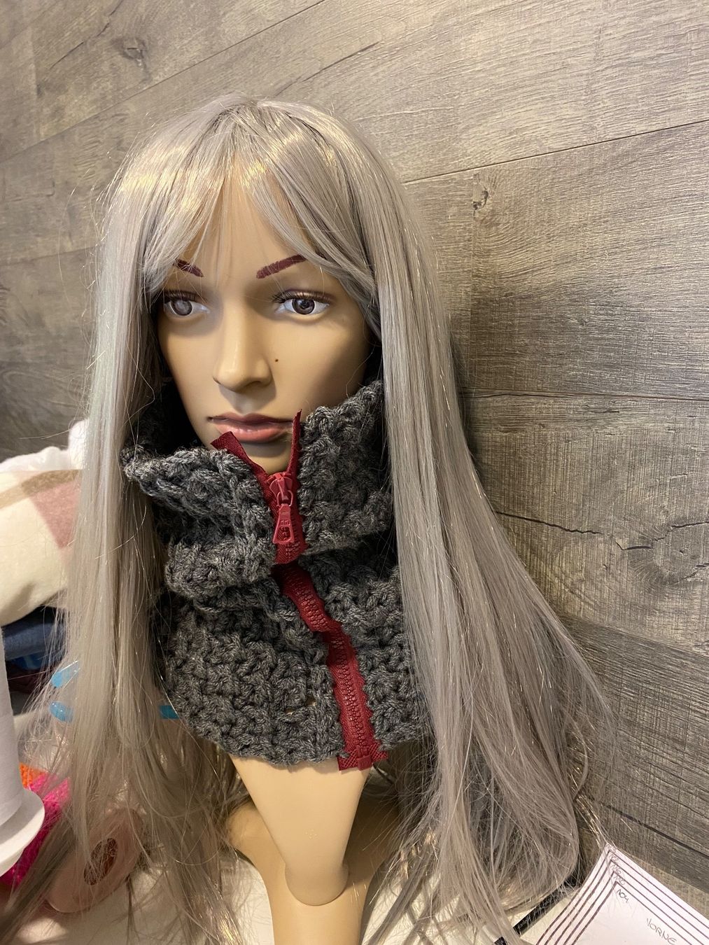 Foulard & Sciarpe: Loop mit Reissverschluss – Nuovo (secondo la descrizione) da St. Niklaus VS venduto da Wallis4ever