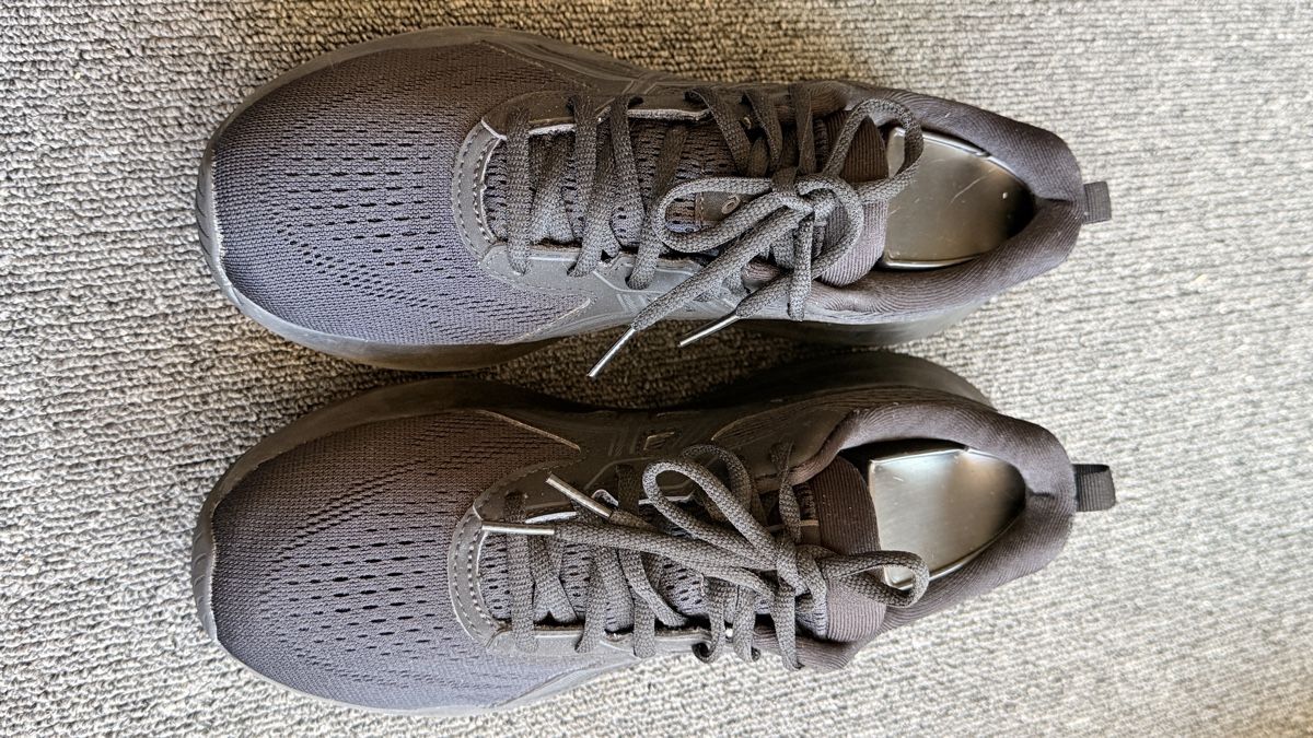 Asics Scarpe da uomo: Asics Gel unisexe taille 40 noir – Usato da Bulle venduto da LeMoleson 1