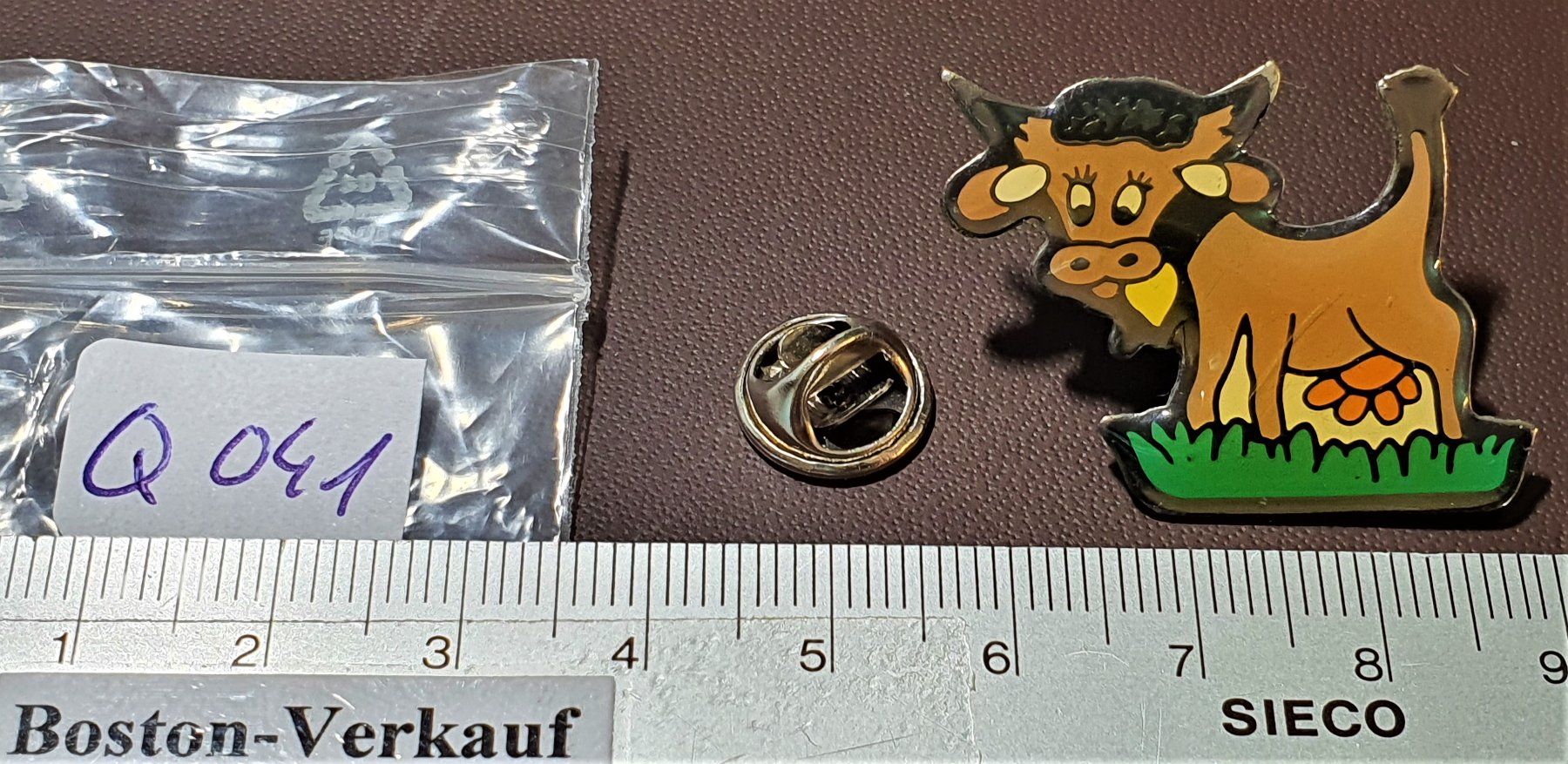 Placchette & Badge: Q041 - Pin Kuh Cow – Usato da Reinach BL venduto da Boston-Verkauf 1