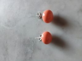 Orecchini bottoncini simil-corallo