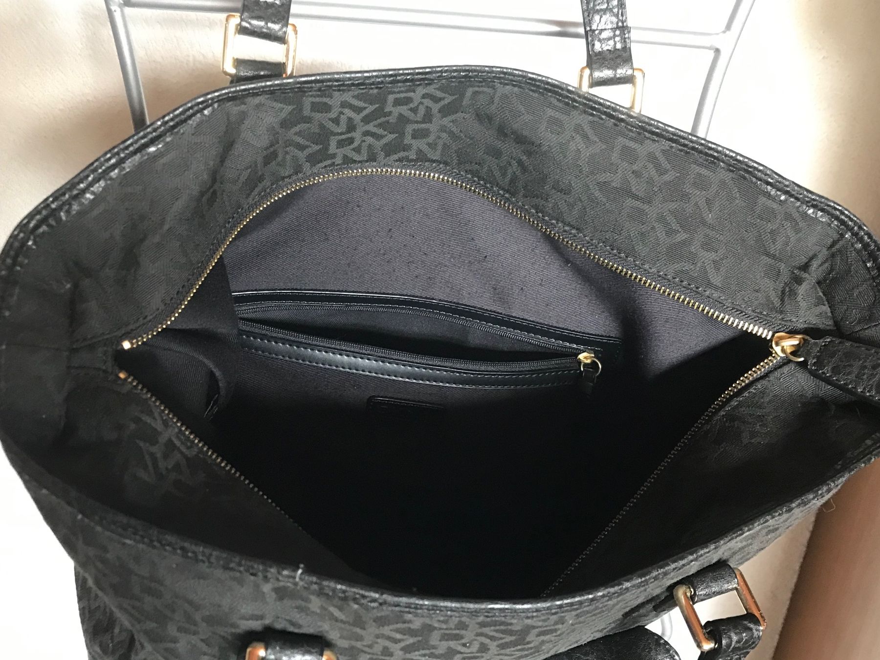 Borse da donna: Tasche Damentasche Handtasche Shopper – Usato da Däniken SO venduto da allerlei54 7