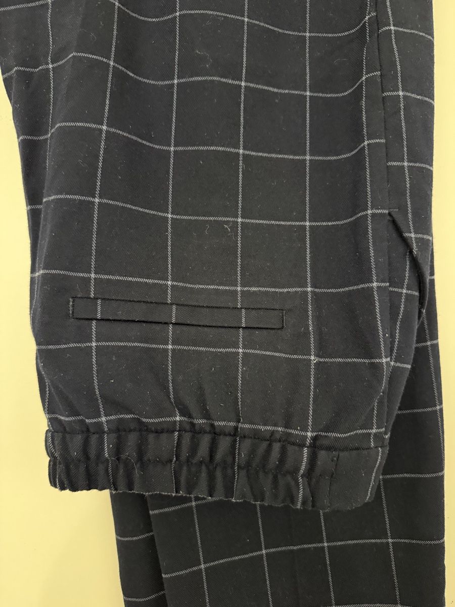 Monki Pantaloni: Monki Trousers Navy Check Pattern – Usato da Zürich venduto da mha_mx9n 3