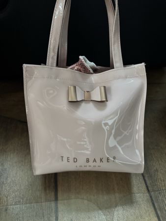TED BAKER London Tasche Lack hellrosa Schleife guter Zustand