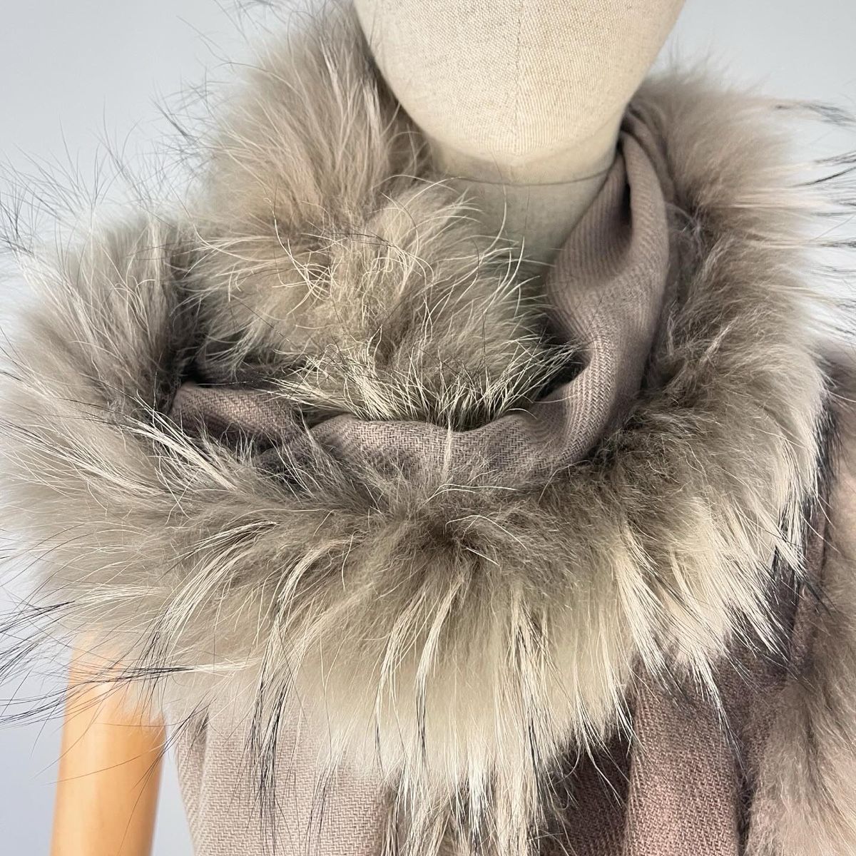 Hemisphere Foulards, Tücher & Schals: HEMISPHERE Cashmere Fur Scarf / Cape – Neu (gemäss Beschreibung) aus Emmen von Avviivva_Com2023 3