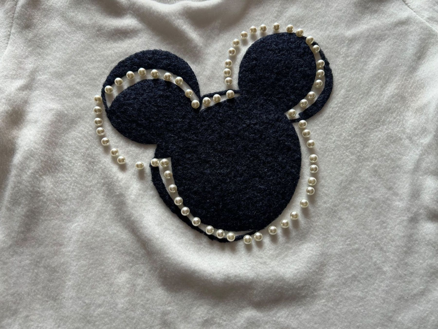 Pullover & Sweatshirts: Pull Mickey mouse avec des perles  gr. M - L – Gebraucht aus Arbedo von nadia1973 1