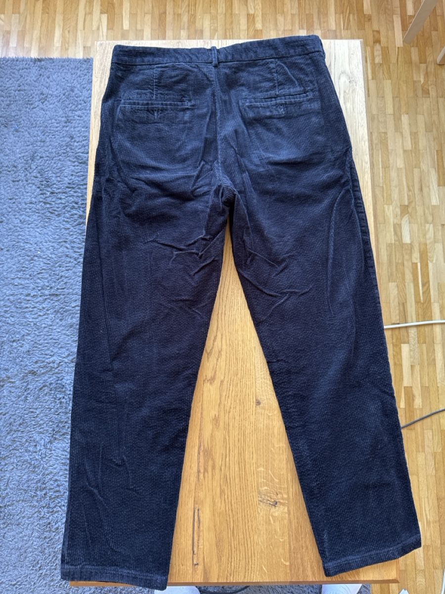 H&M Pantaloni: H&M Cordhose – Usato da Solothurn venduto da roc_656j 1