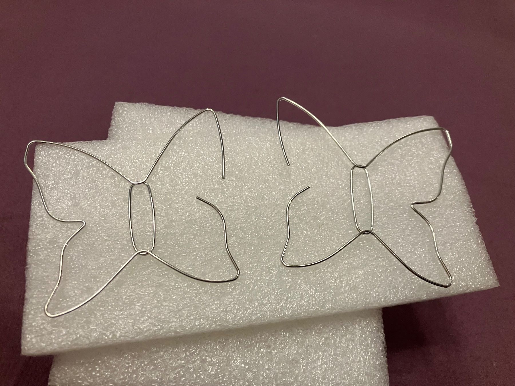 Orecchini pendenti & Orecchini a lobo: Modeschmuck Schmetterling Ohrringe, silberfarben, NEU – Nuovo (secondo la descrizione) da Affoltern am Albis venduto da Dlotti
