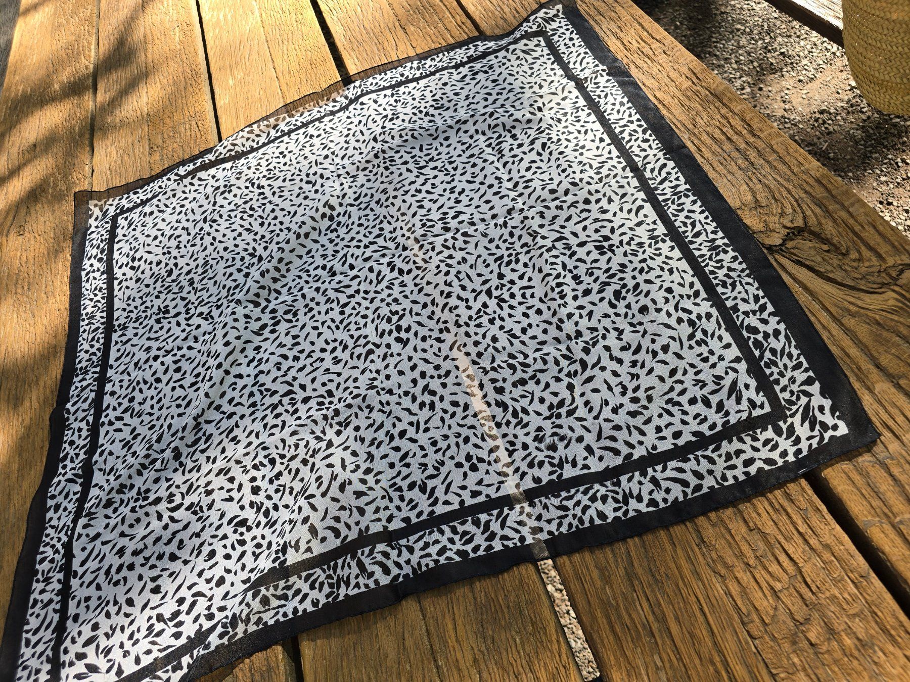 Foulards & écharpes: Kleidung: Foulard s/w 75 x 75 cm – Neuf (Voir description) à Romanshorn par Rachacha 2