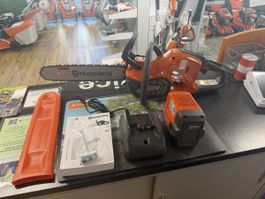 Husqvarna Akku Kettensäge 440i mit Akku und Ladegerät