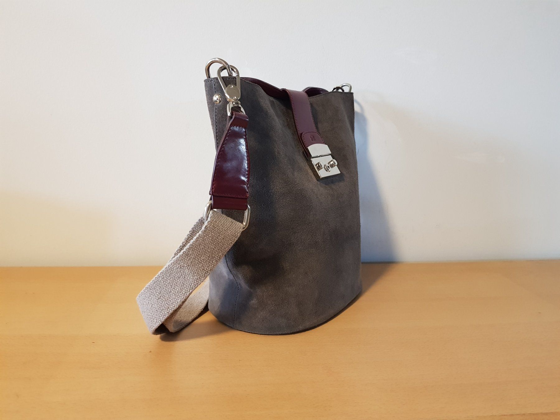 Navyboot Borse da donna: Navyboot Ledertasche/Umhängetasche – Usato da Basel venduto da Birs868 1