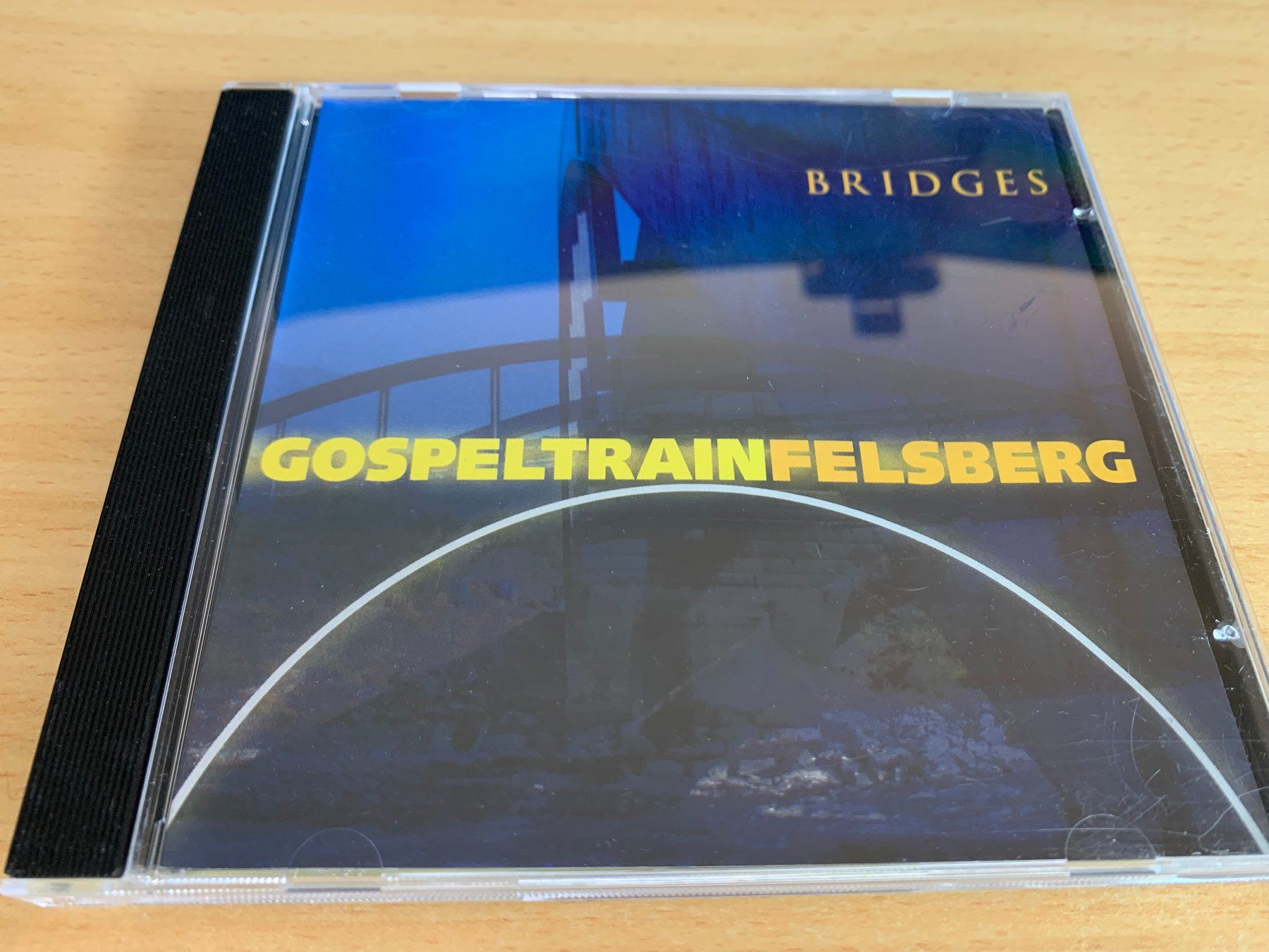 CD: Gospeltrain Felsberg - Bridges – Usato da Rikon im Tösstal venduto da Alpenmutz