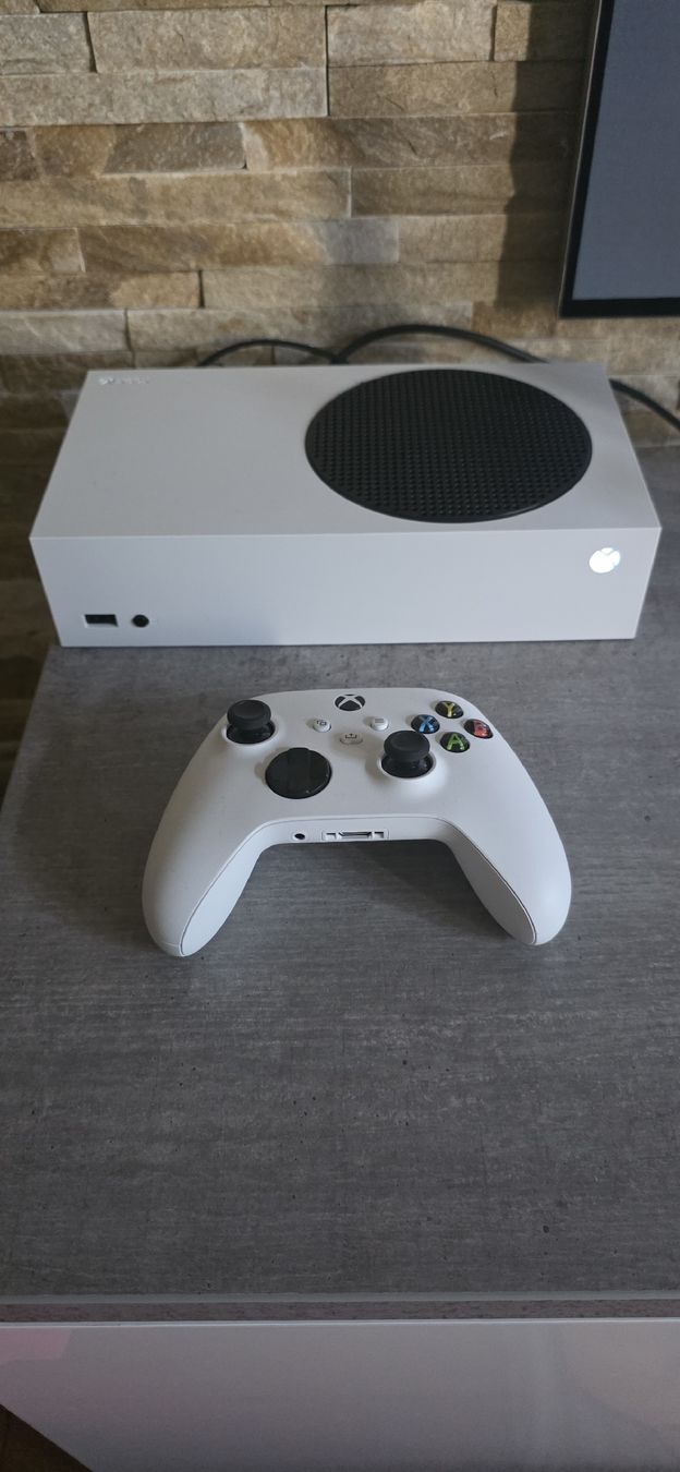 Microsoft Console: Xbox S 1000 GB – Nuovo (secondo la descrizione) da Münchenstein venduto da NicoK01