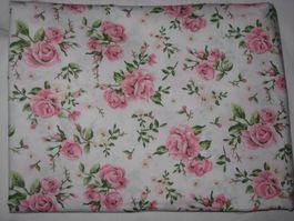 Baumwollstoff weiss mit rosa/rose Rosen Reststück!