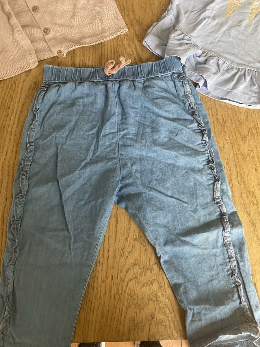 Hust & Claire Kleiderpakete & -sets: Süsses Mädchen Set Gr. 98 Shirt Jäckchen Hose – Gebraucht aus Olten von jen_5nsj 4