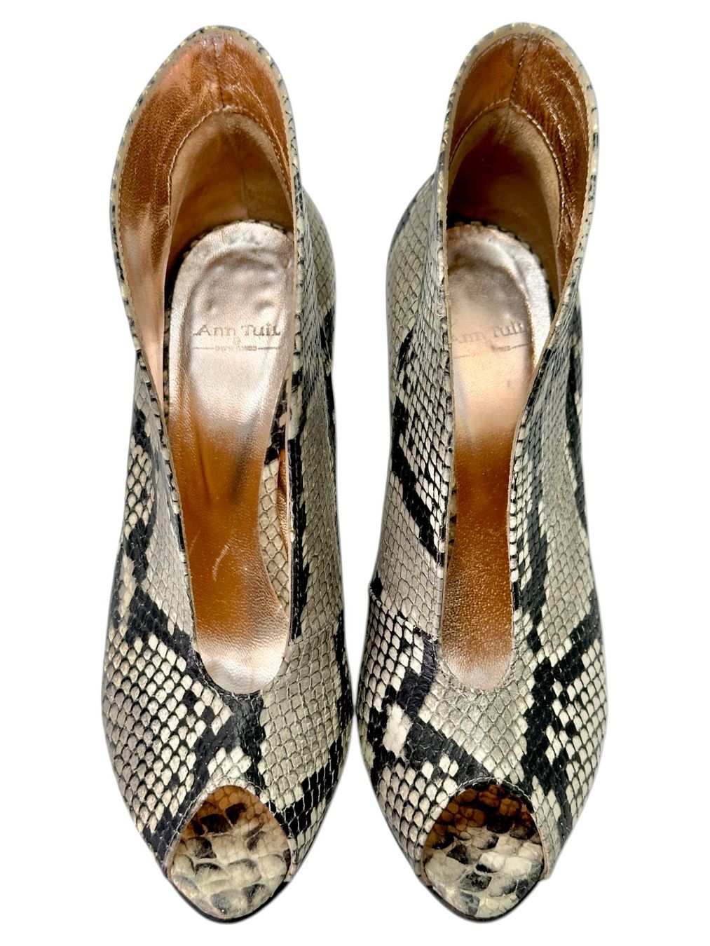 Chaussures femmes: Escarpins Ann Tuil en cuir effet python. Pointure 37 – D'occasion à Morges par Auct 2