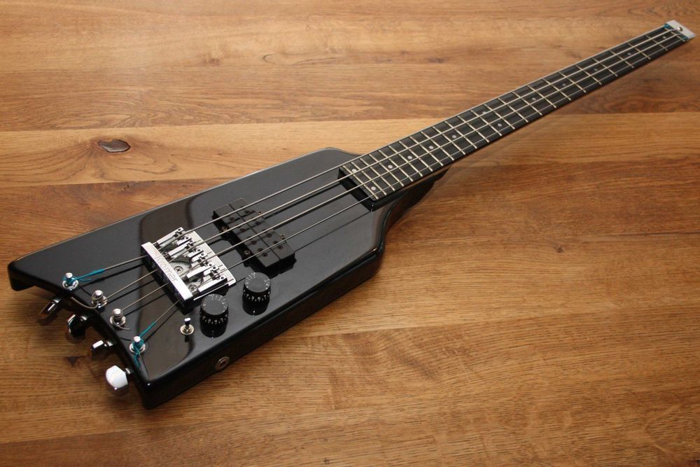 Kramer deals headless bass