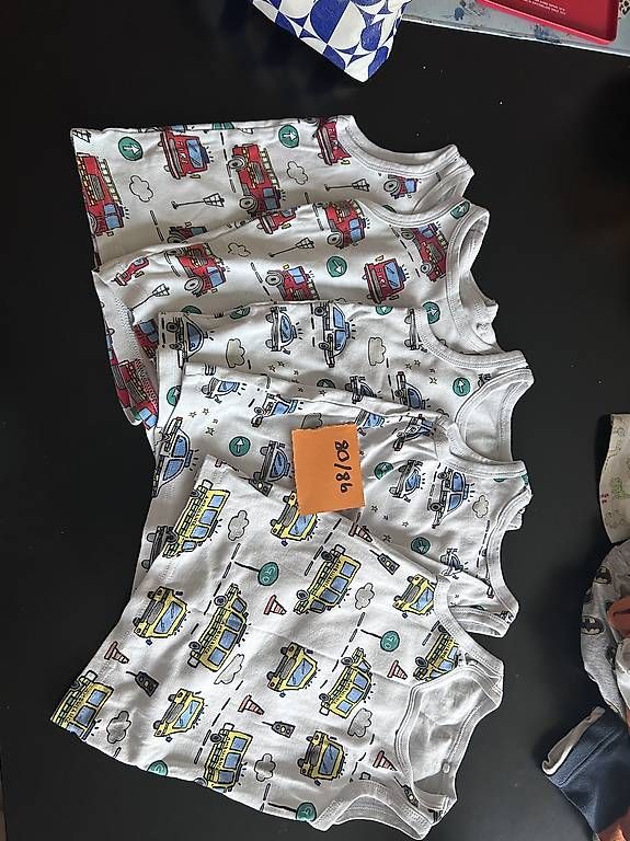 Lotti & Set di vestiti: Kinderkleider 80/86 – Usato da Wangen SZ venduto da ger_w2mv