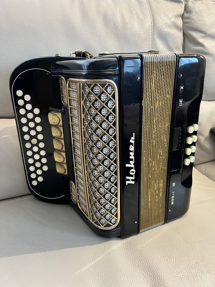 Hohner Musikinstrumente: Hohner Norma 3 De Luxe – Gebraucht aus Schüpfheim von ukb5