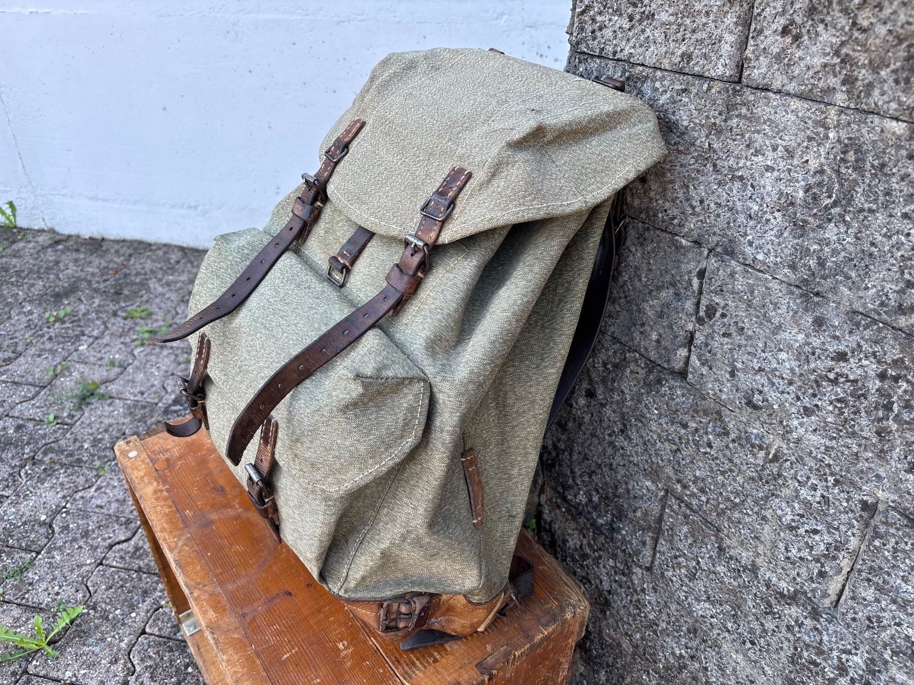 Schweizer Armee Zaini: schöner Schweizer Militär Rucksack – Usato da Feldbach venduto da Fea1 2