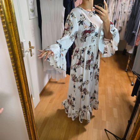 Weisses Maxikleid mit Blumenmuster, Grösse 40