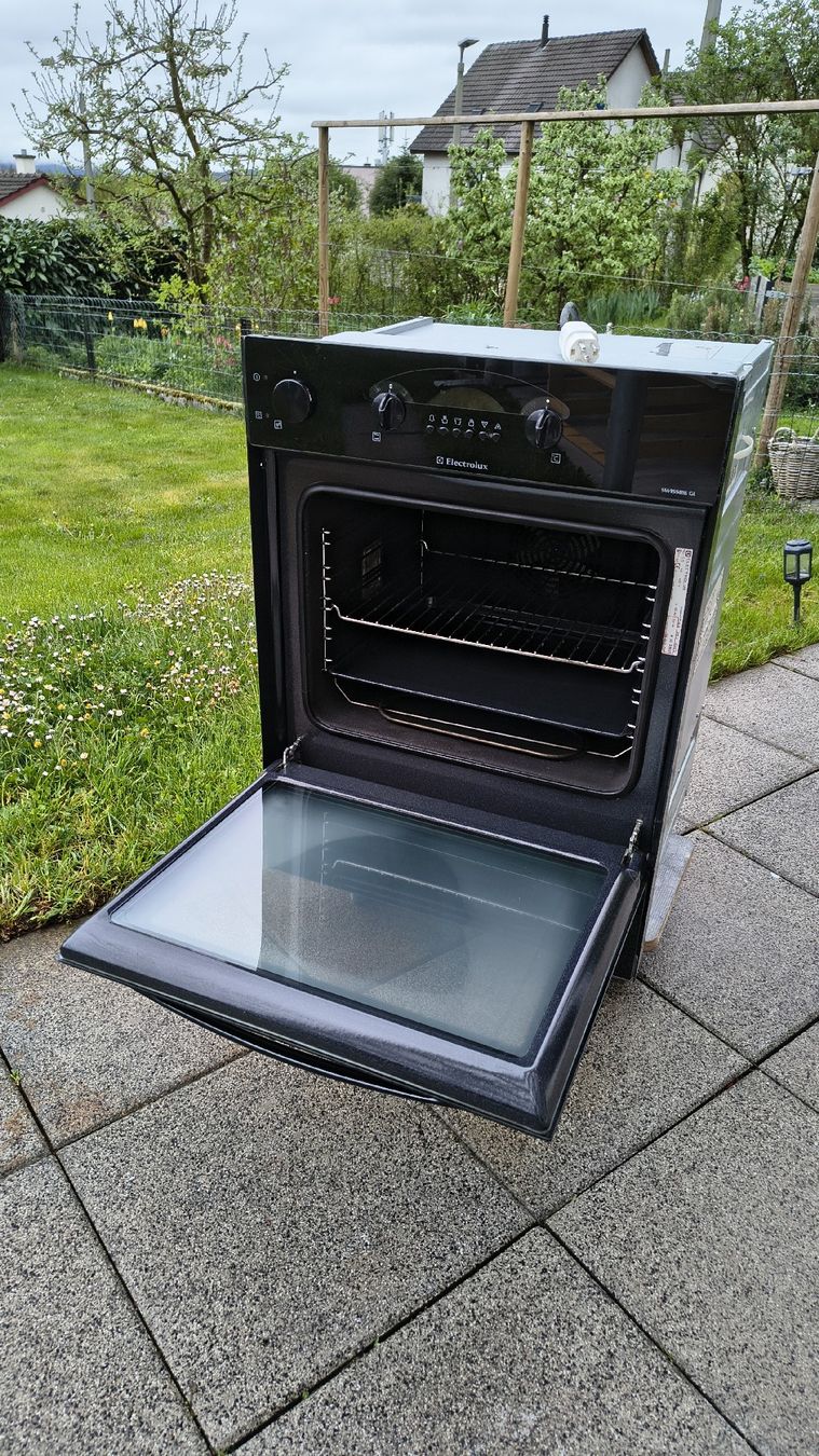 Electrolux Backöfen: Electrolux Einbaubackofen, schwarz, guter Zustand. – Gebraucht aus Neuhausen von fco_q585 2