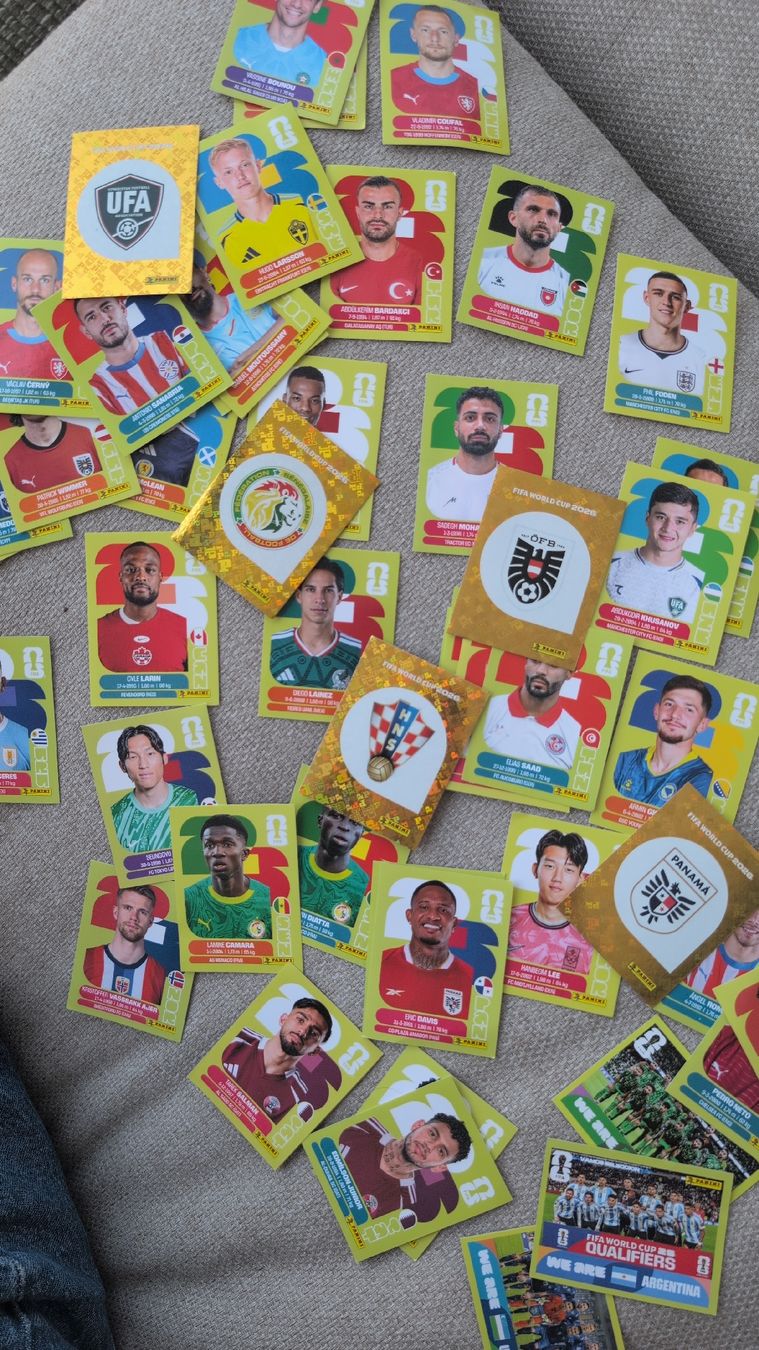 Panini Cartes à collectionner: Panini Cards je nach Wahl  – Neuf (Voir description) à Zug par OlgaReutova