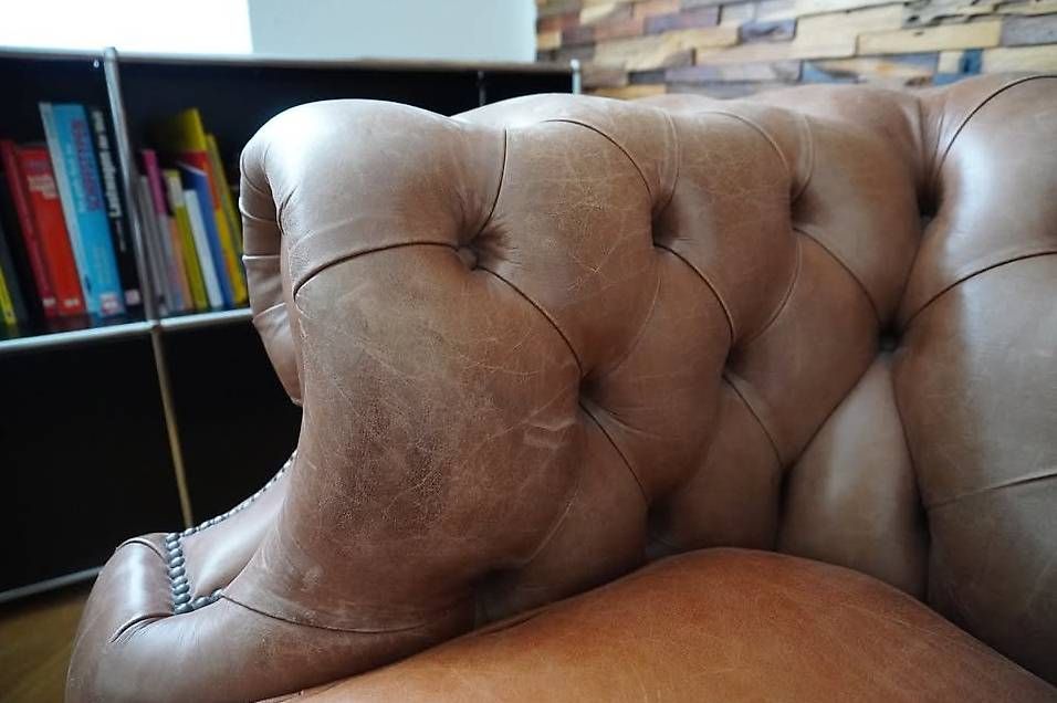 Divani: Vintage Chesterfield Sofa – Usato da Cham venduto da gif_l77z 2