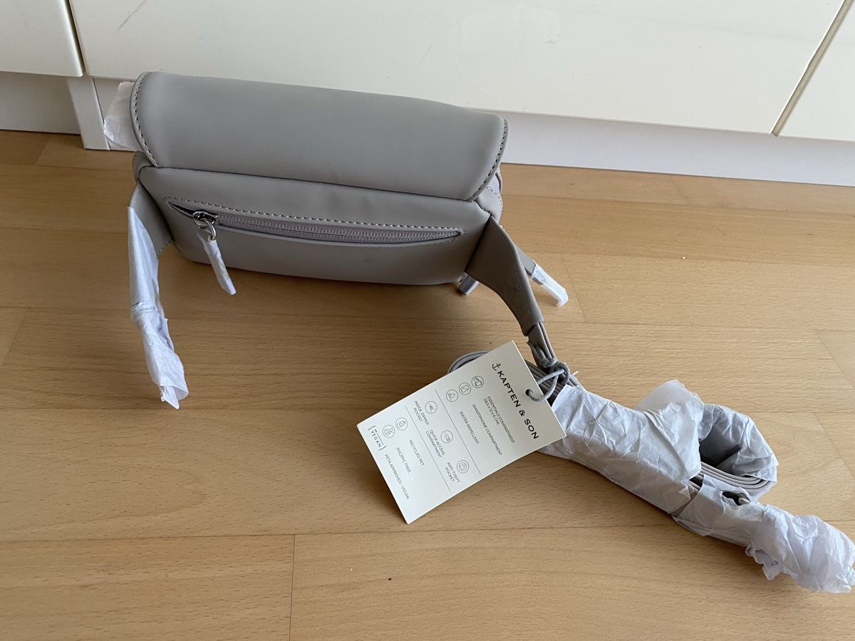 Kapten & Son Borse da donna: Kapten&Son Umhängetasche neu – Nuovo e nell'imballaggio originale da Merlischachen venduto da aly_9ncj 6