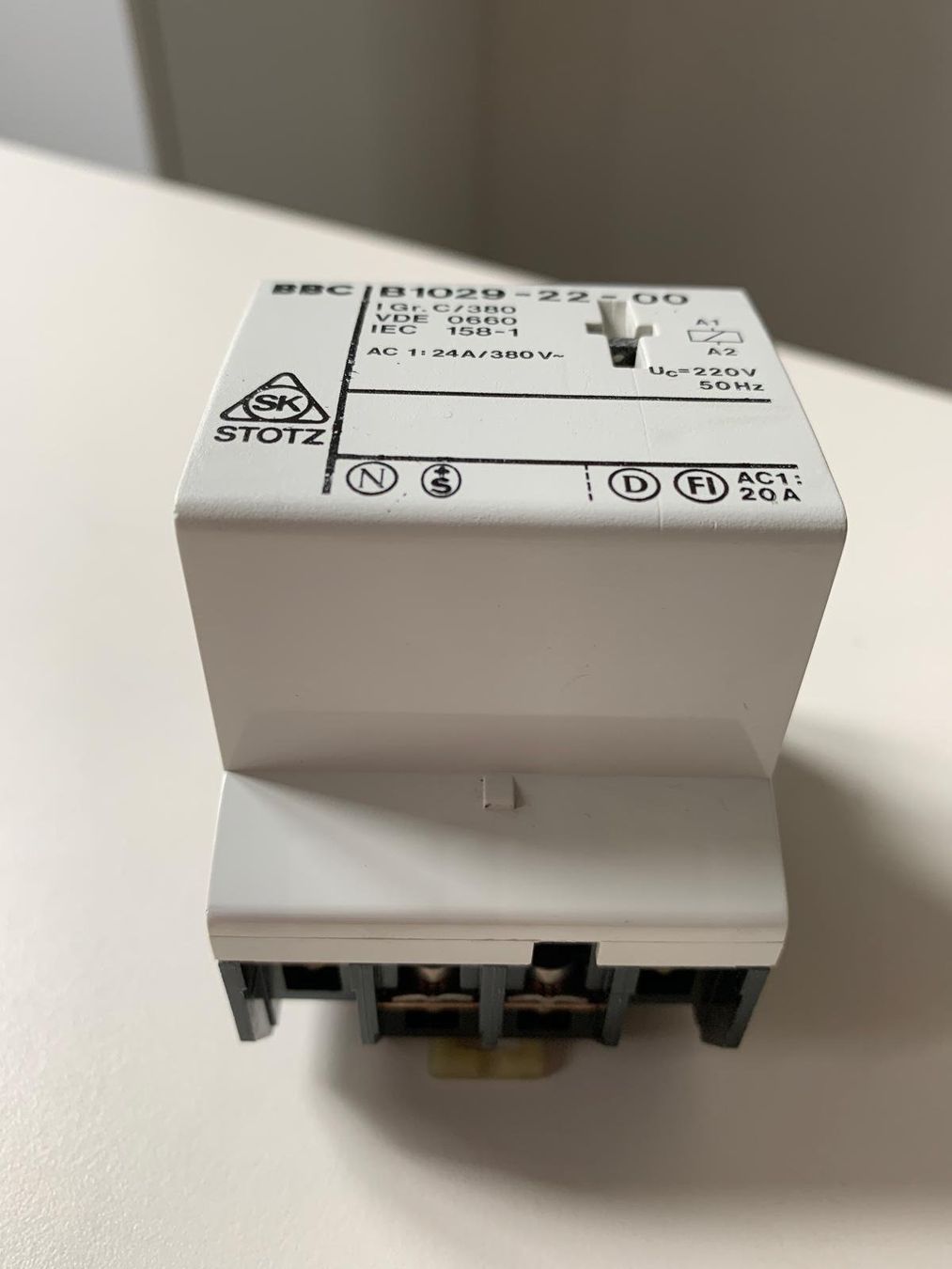 Schalter: Stotz BBC B1029-22-00 AC1: 24A – Gebraucht aus Münchenstein von Licontrol 1