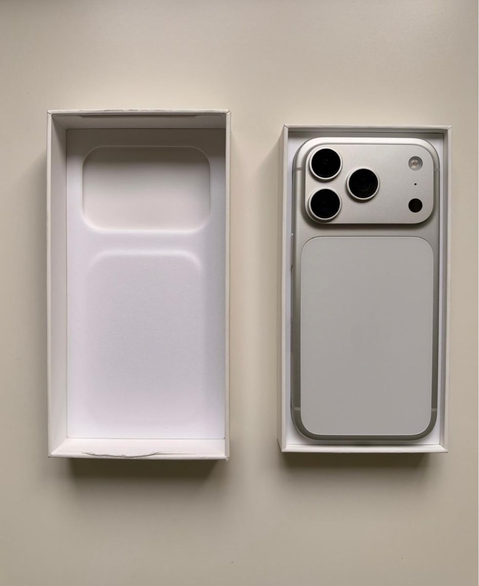 Apple Telefoni cellulari / Smartphones: iPhone 17 pro – Nuovo (secondo la descrizione) da Erlenbach ZH venduto da K0f2iY 2