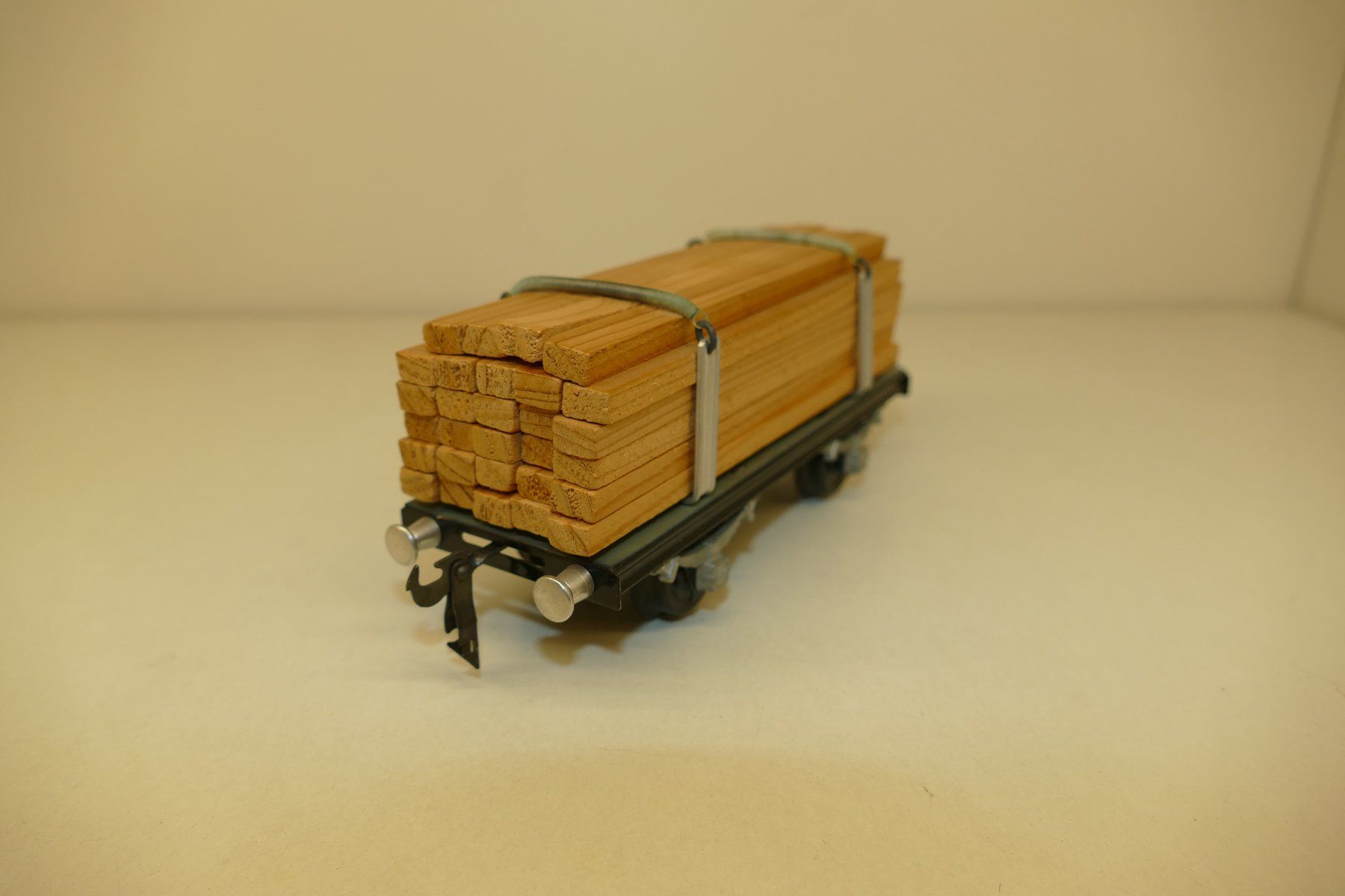 Buco Modellini di ferrovie: Buco 0: SBB Flachwagen mit Holz beladen – Usato da Niederhasli venduto da rail-duerst 1