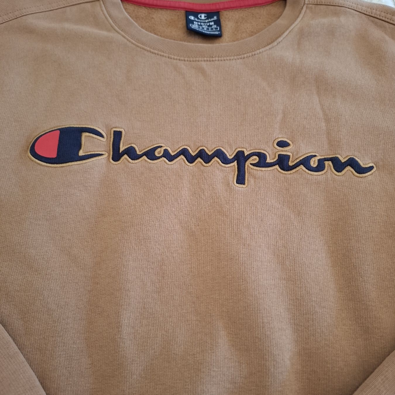 Champion Pullover & Sweatshirts: Champion  Pull brun  - Taille M – Gebraucht aus Le Locle von QualiteExpress 4