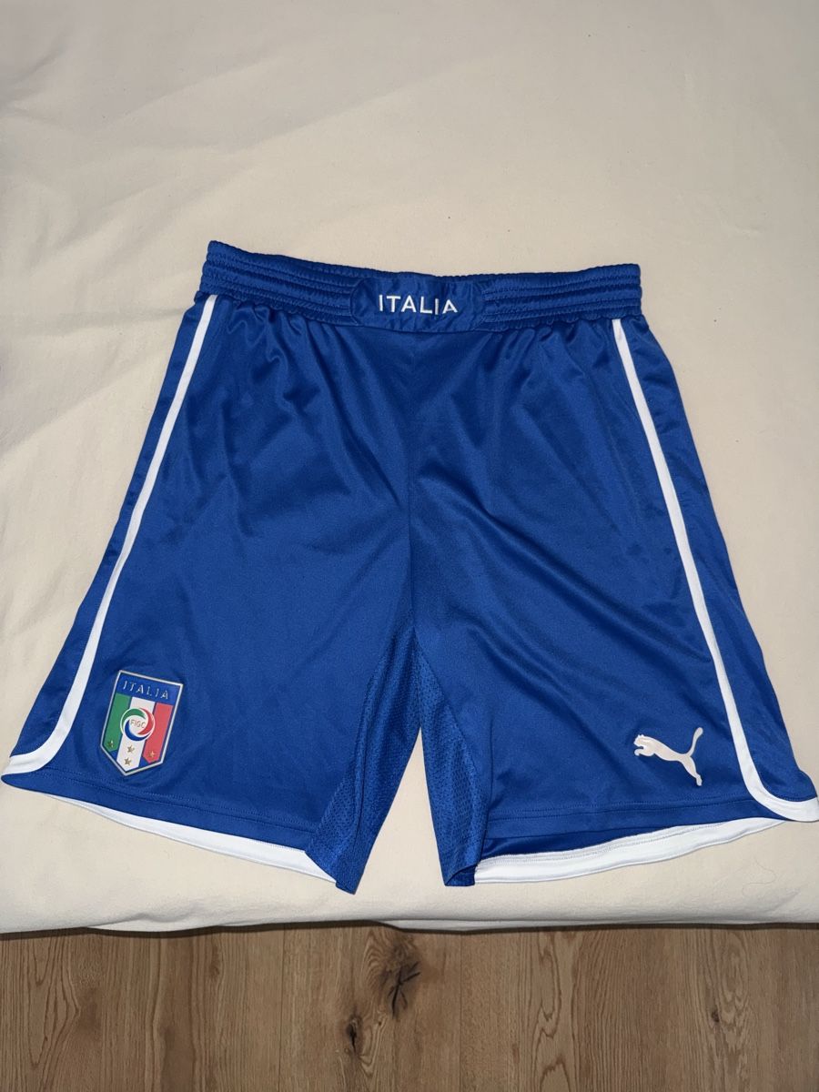 Adidas Canottiere & Pantaloni: Short de foot Italie taille M – Nuovo (secondo la descrizione) da Villaz-St-Pierre venduto da dav_w66n
