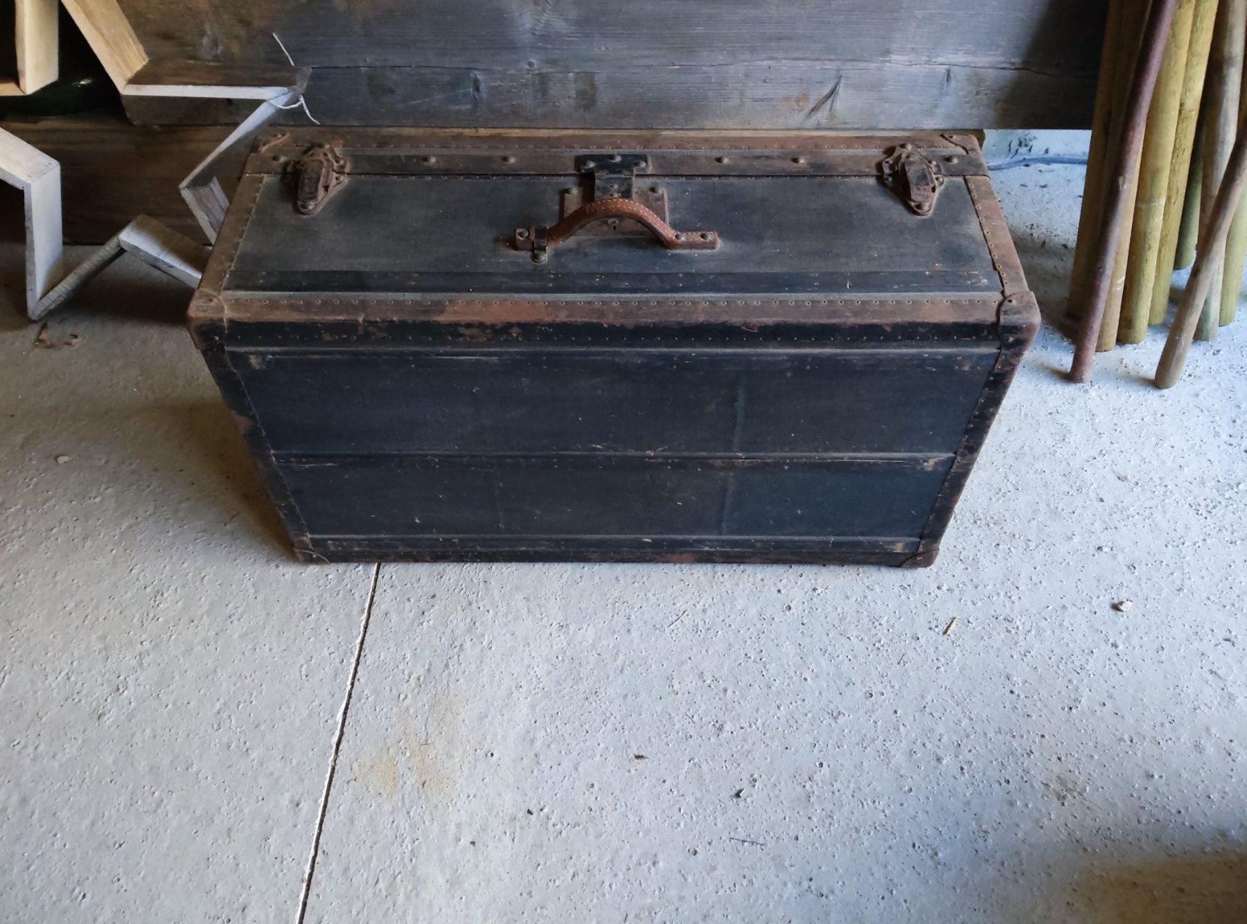 Schweizer Armee Reisekoffer: Valise ancienne – Gebraucht aus Vicques von prairie0809 5