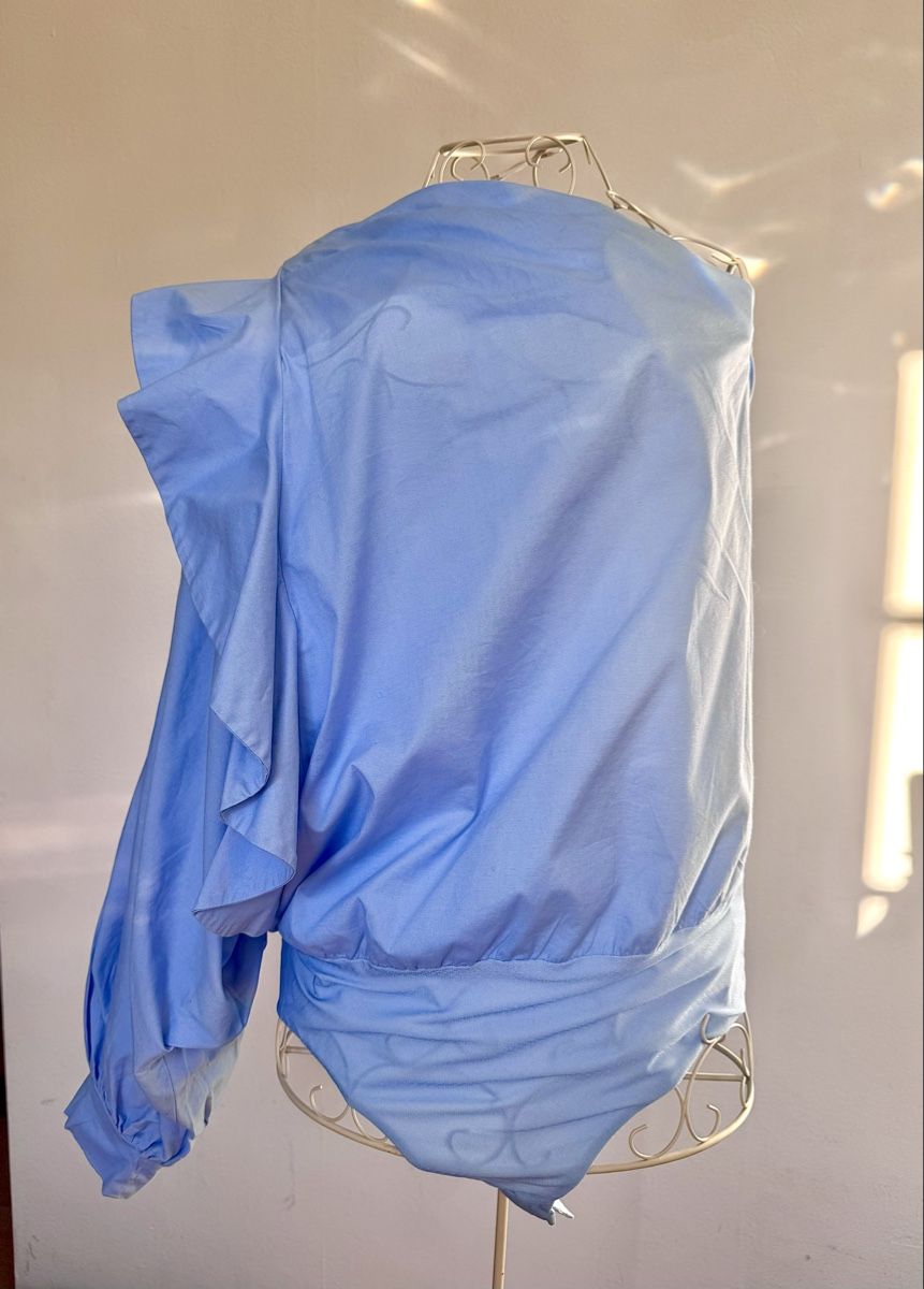 Top: Body Nizza light blue size M/L – Nuovo (secondo la descrizione) da Kilchberg ZH venduto da Suisse500