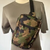 Reise-Umhängetasche Sling Bag Sac bandoulière Taz 90 Armee