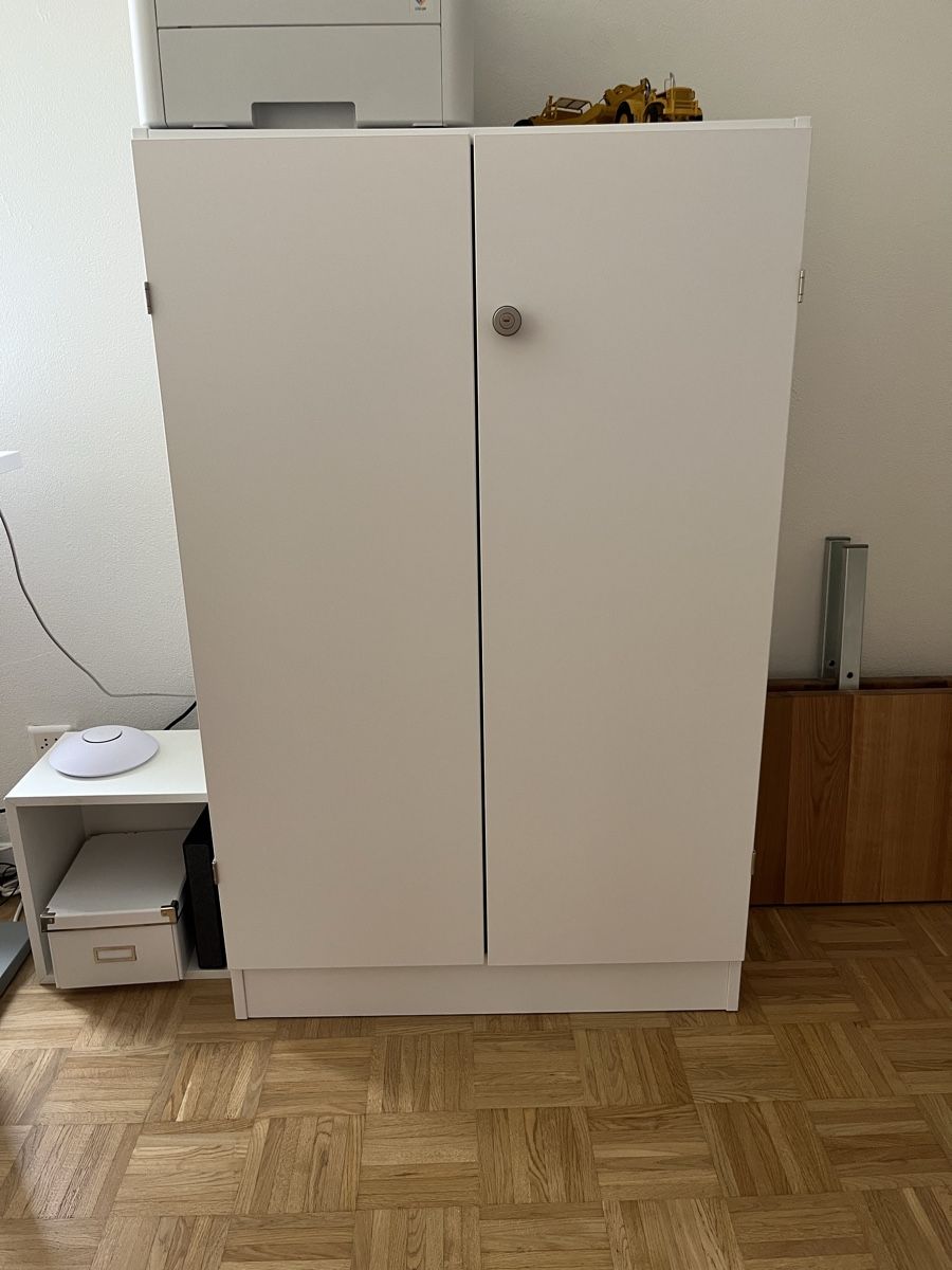 Schränke: Büroschrank – Gebraucht aus Unteriberg von tanjaa008