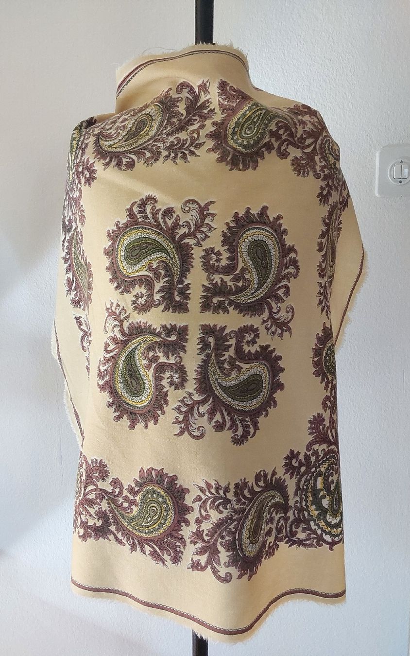 Foulards & écharpes: Tuch quadratisch Wolle – D'occasion à Köniz par scopello12 1