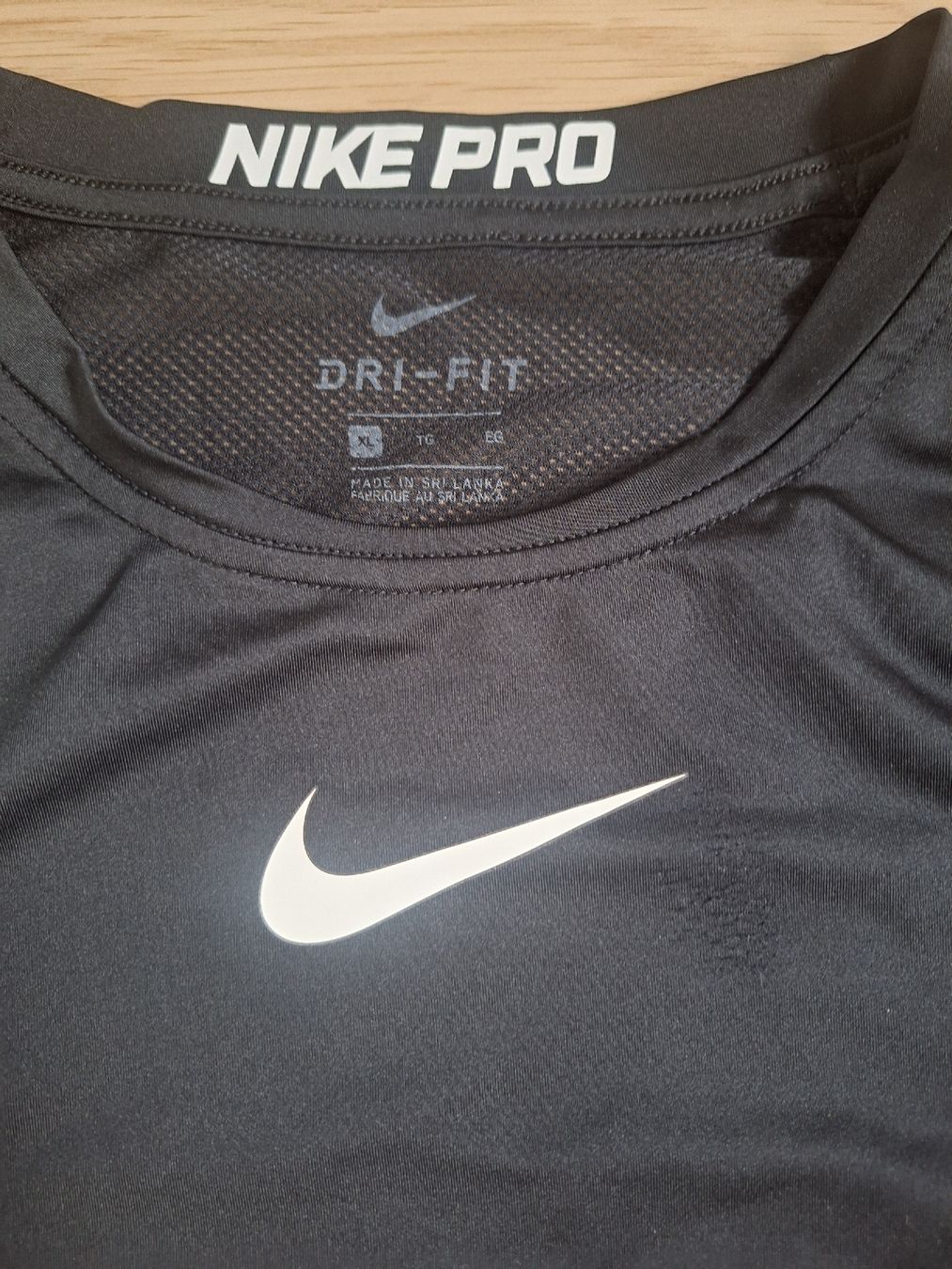 Nike T-shirt: Nike Pro black tee XL – Usato da Yens venduto da rob_nsw7 1