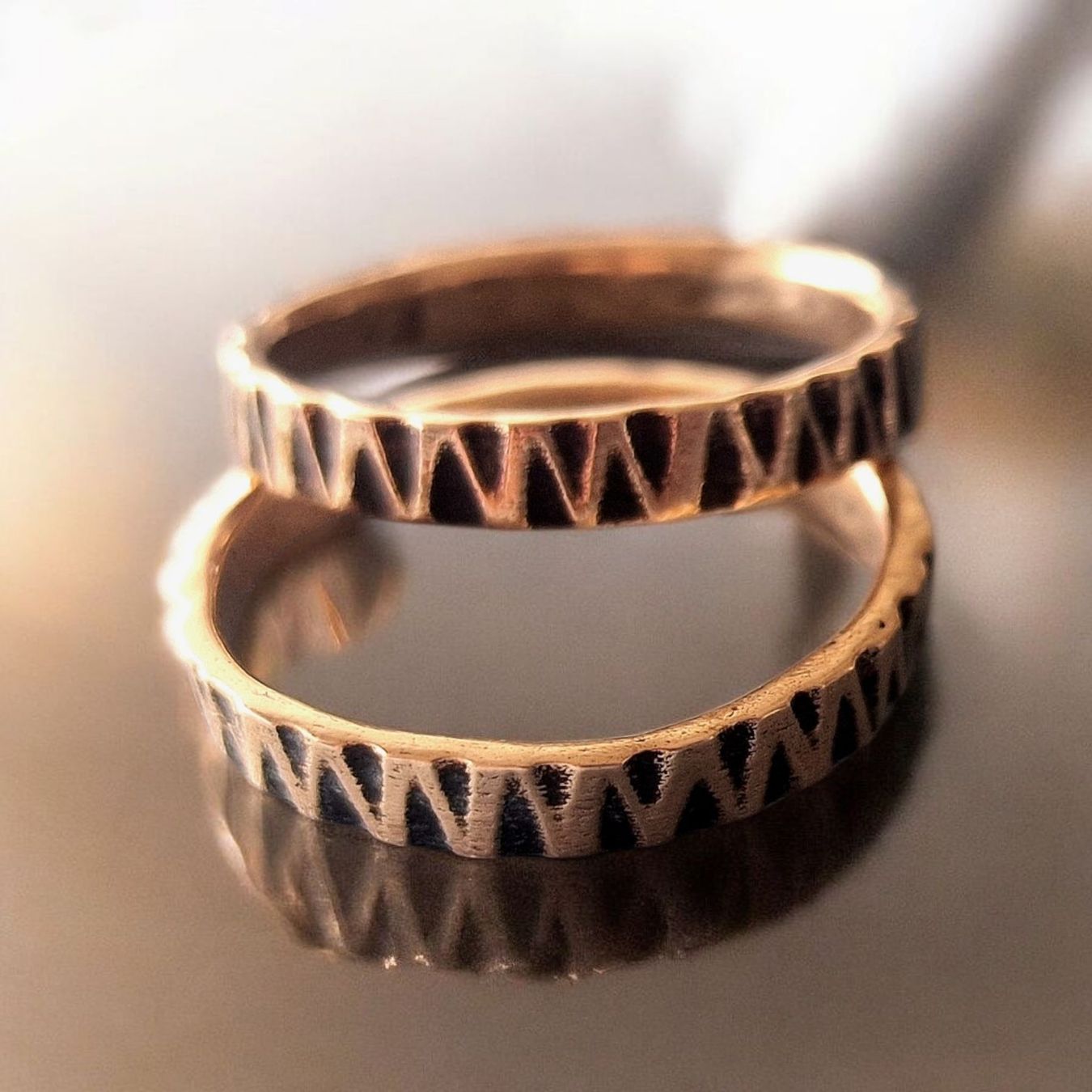 Anelli: Feiner Herren-Ring, Bronze, Grösse 65.5 – Nuovo e nell'imballaggio originale da Aarau venduto da Schmuckhoehle_MD 5