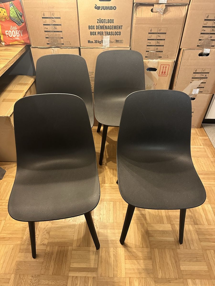 Ikea Sedie: Kunststoff Stühle Anthrazit 4 Stück – Usato da Bülach venduto da Rodi91
