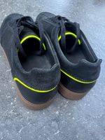 Schwarze Navyboot Sneaker mit Neongelb-Akzent, Gr. 39